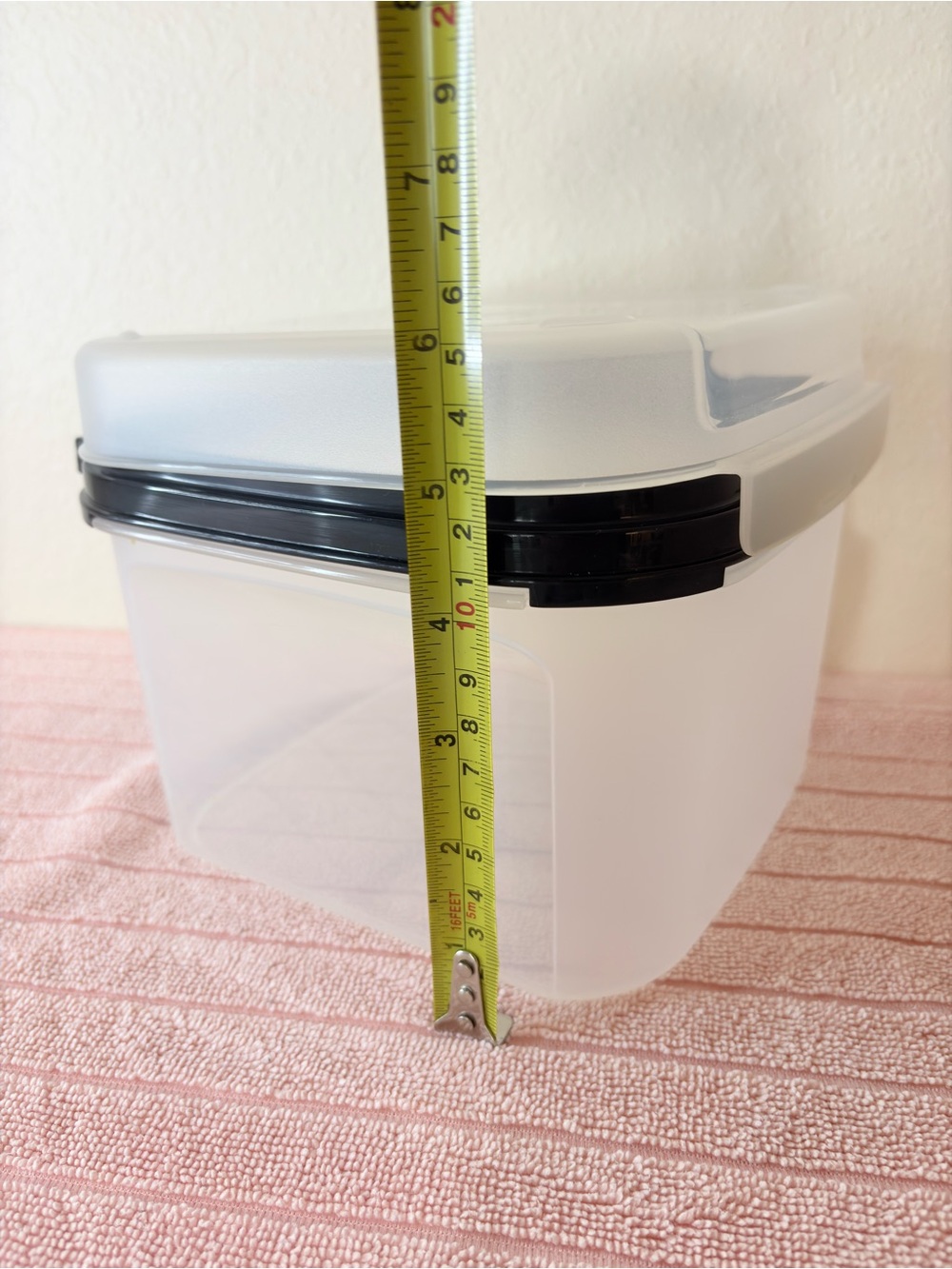 Tupperware Modular Mates Square Signature
Line Container #2 Hinged Lid - Picture 10 of 10